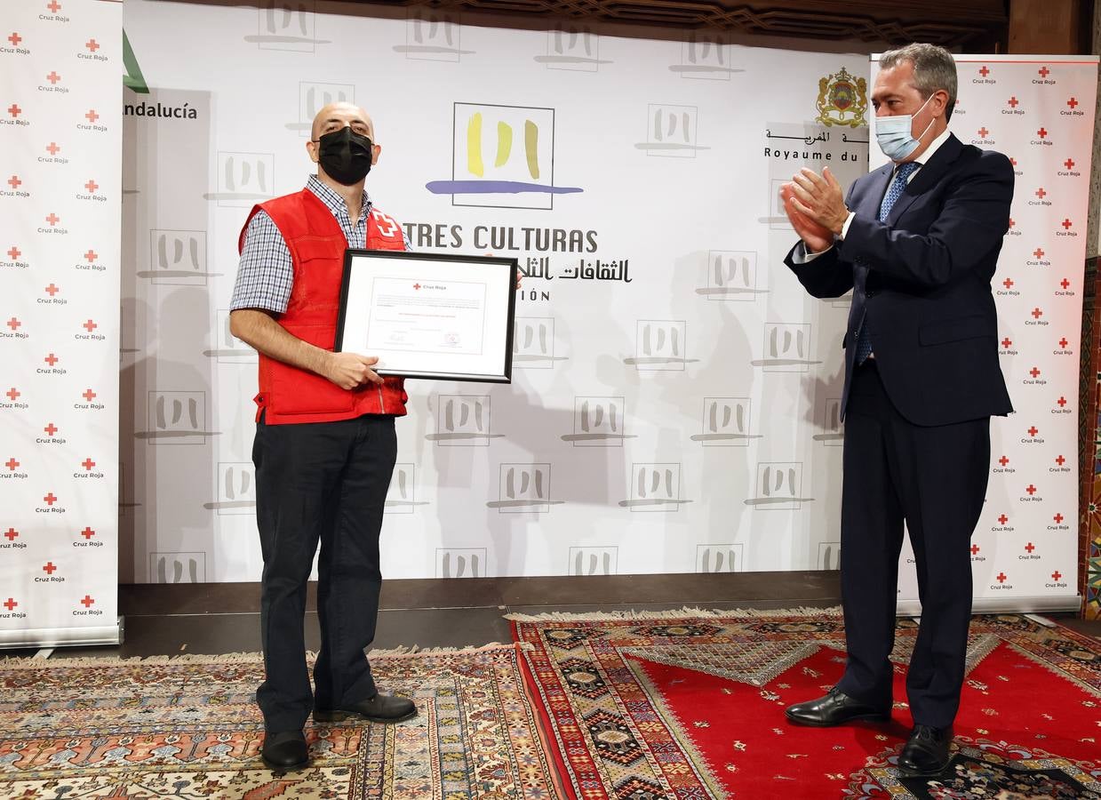 Entrega de los Premios Voluntariado 2021 de la Cruz Roja de Sevilla, en imágenes