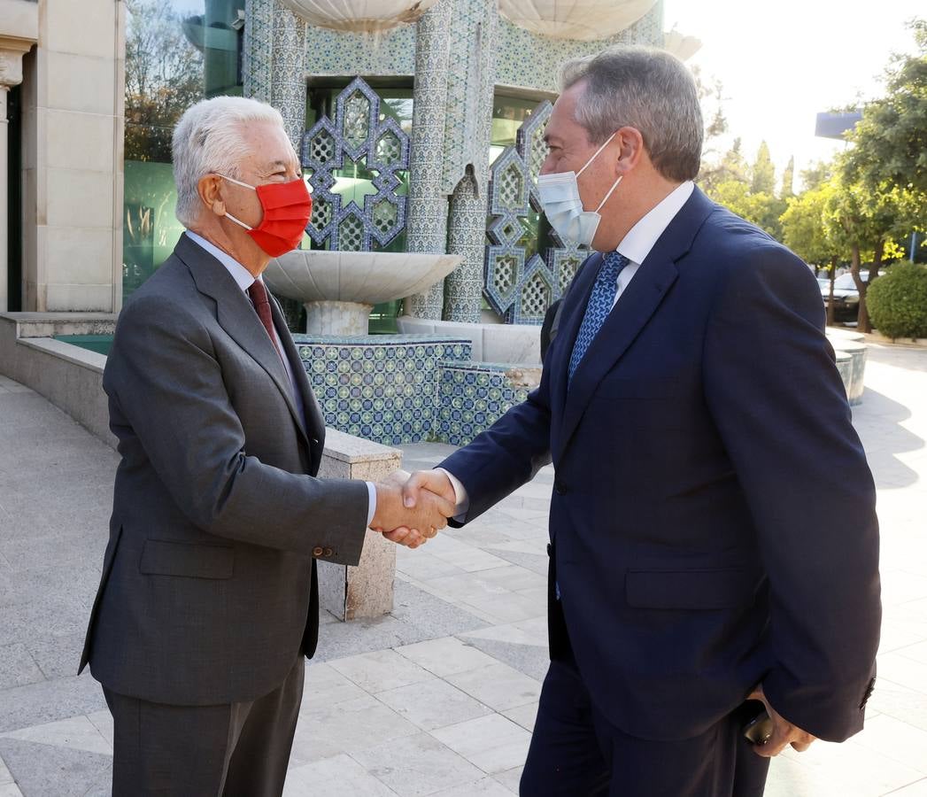 Entrega de los Premios Voluntariado 2021 de la Cruz Roja de Sevilla, en imágenes