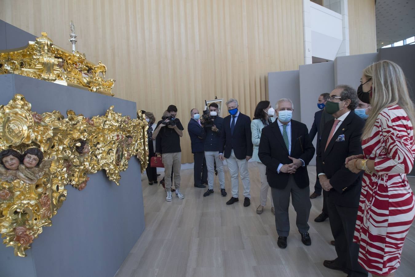 La exposición &#039;Patrimonio Macareno. Los oficios del arte sacro&#039;, en imágenes