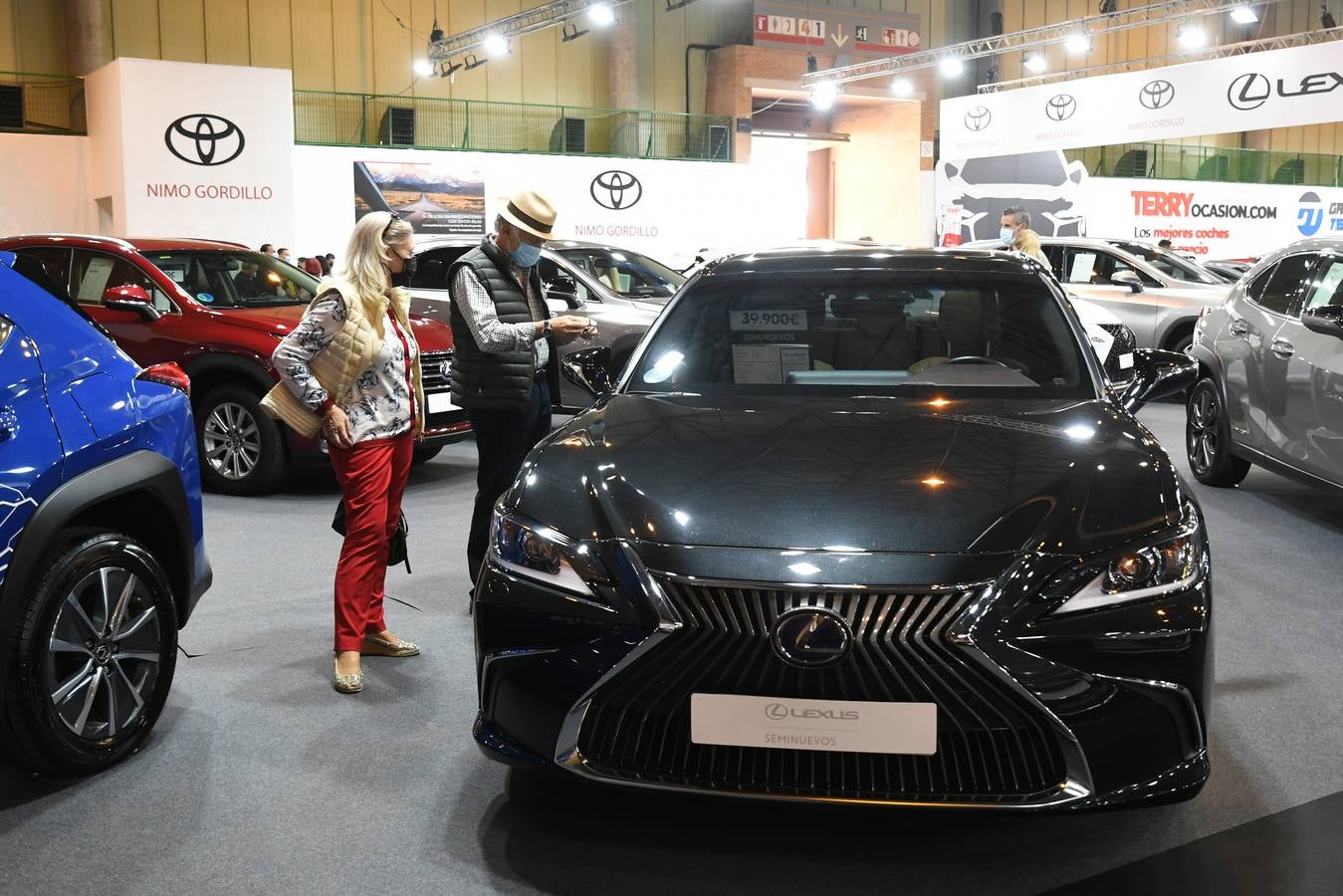 Inauguración del 11º Salón del Motor de Ocasión de Sevilla, en imágenes