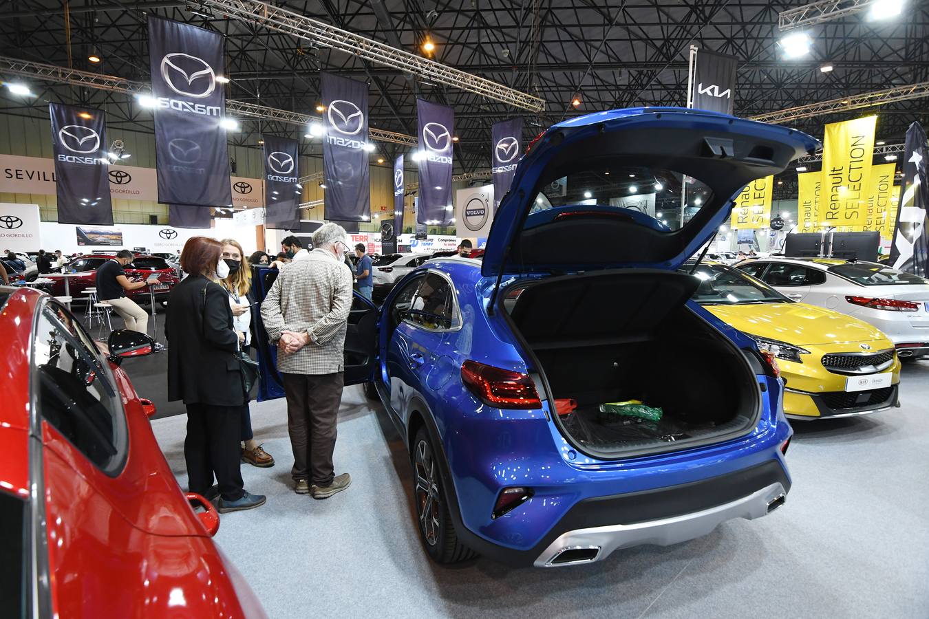 Inauguración del 11º Salón del Motor de Ocasión de Sevilla, en imágenes