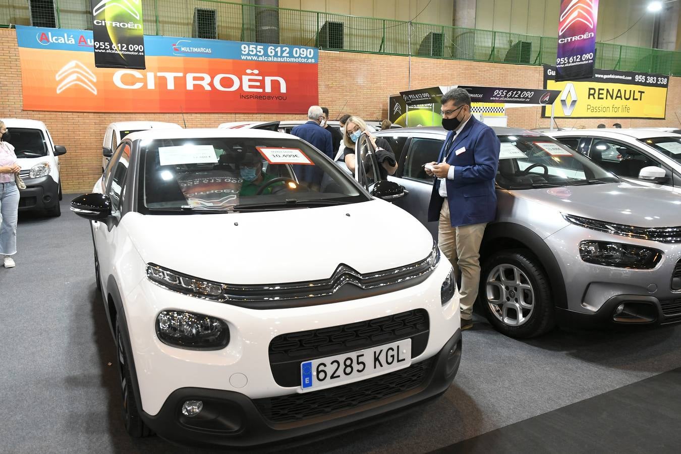 Inauguración del 11º Salón del Motor de Ocasión de Sevilla, en imágenes