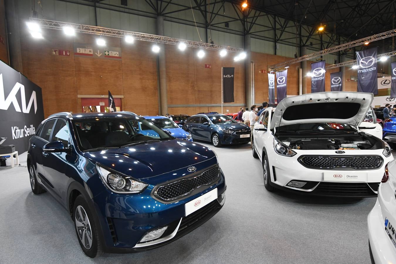 Inauguración del 11º Salón del Motor de Ocasión de Sevilla, en imágenes