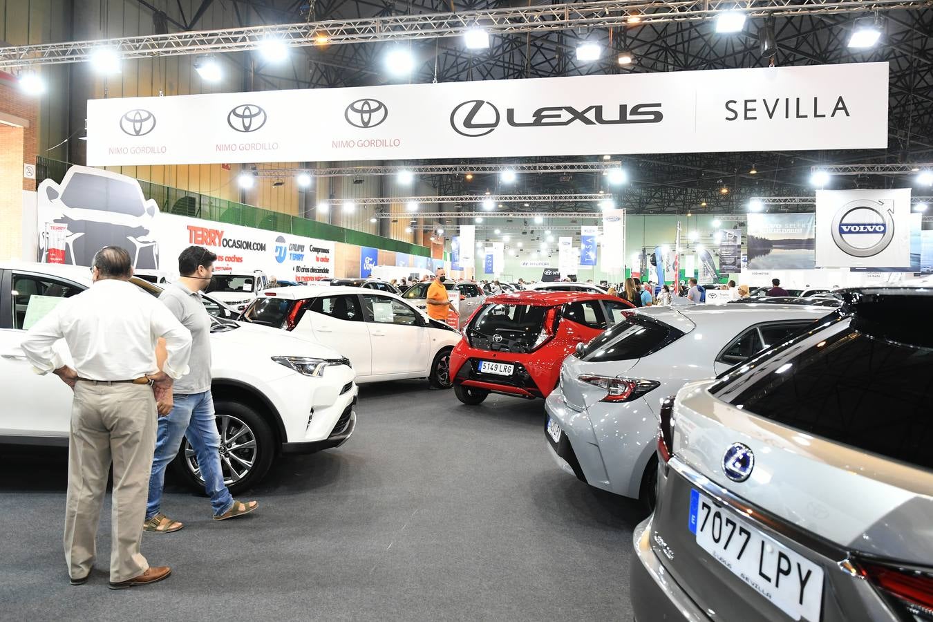 Inauguración del 11º Salón del Motor de Ocasión de Sevilla, en imágenes