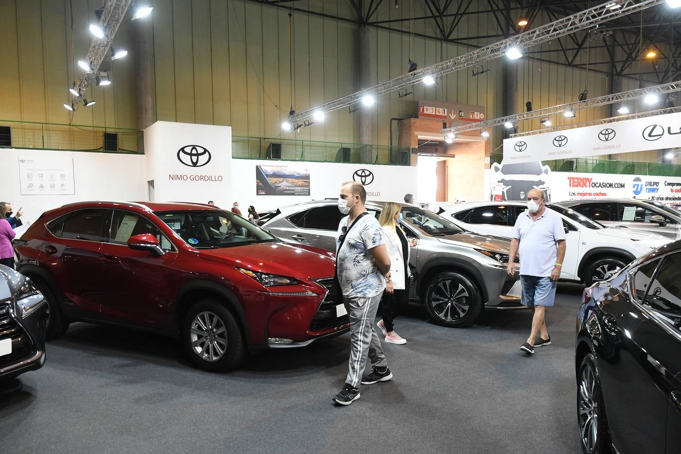 Inauguración del 11º Salón del Motor de Ocasión de Sevilla, en imágenes