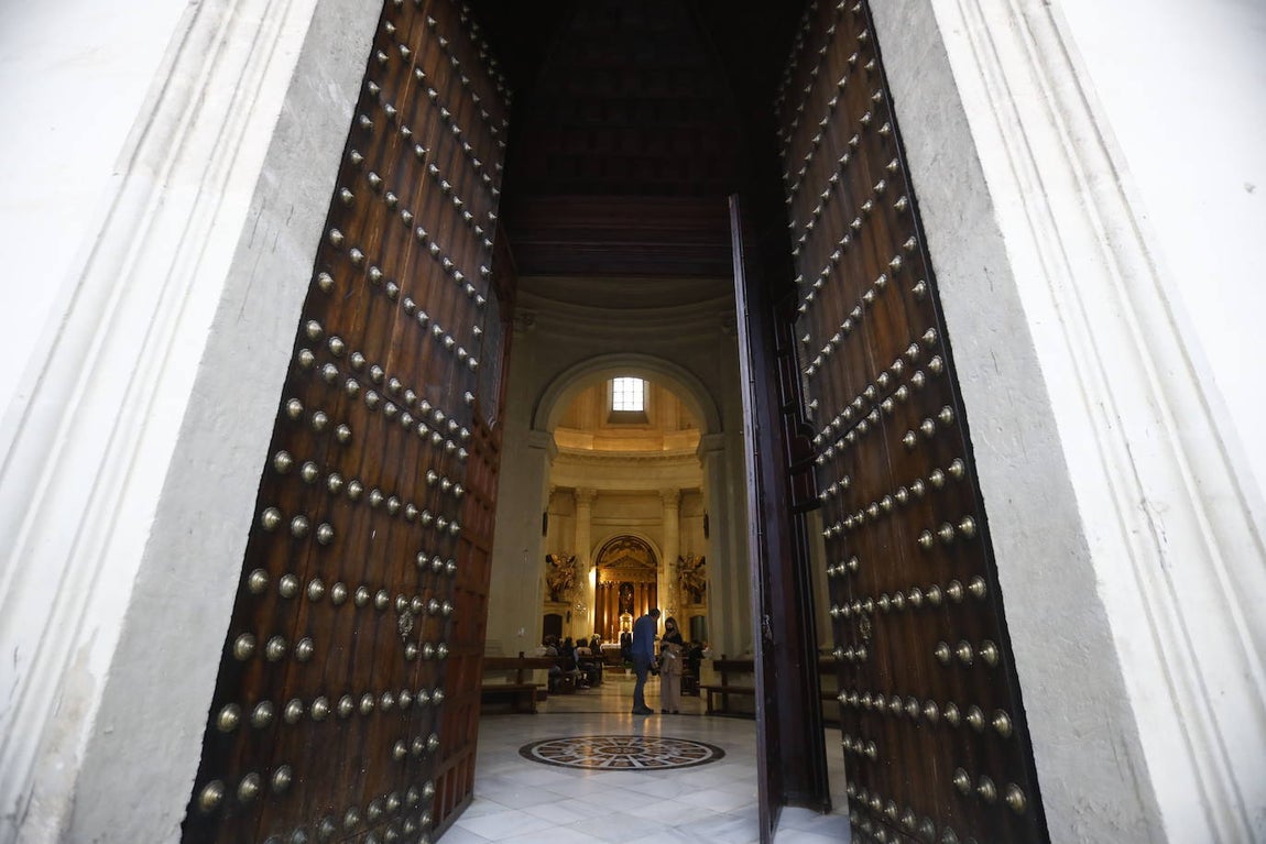 La apertura al público de la iglesia de Santa Victoria en Córdoba, en imágenes