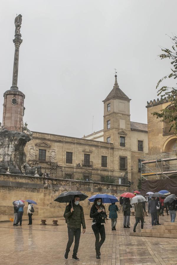 El turismo en el Puente de Todos los Santos en Córdoba, en imágenes