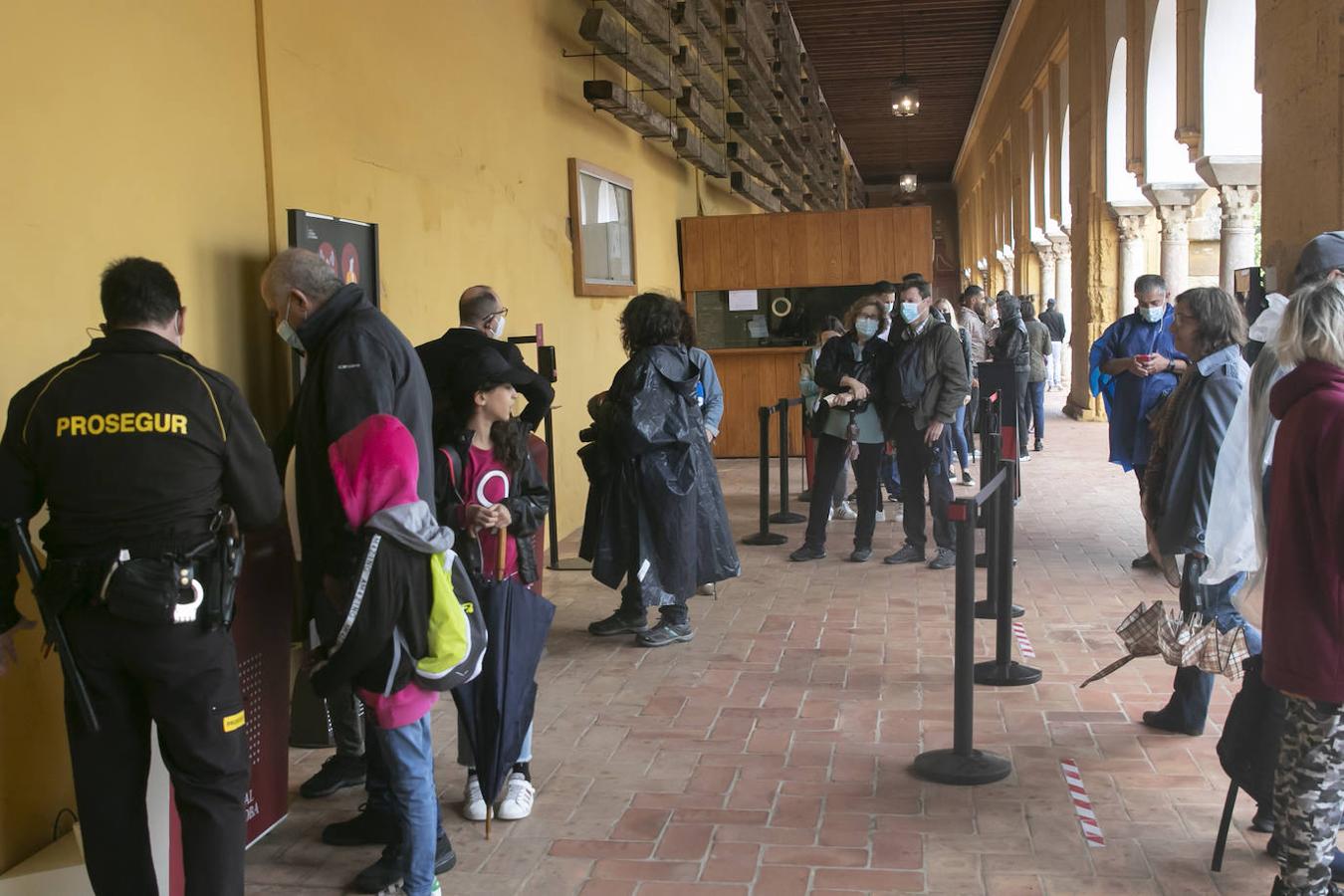 El turismo en el Puente de Todos los Santos en Córdoba, en imágenes