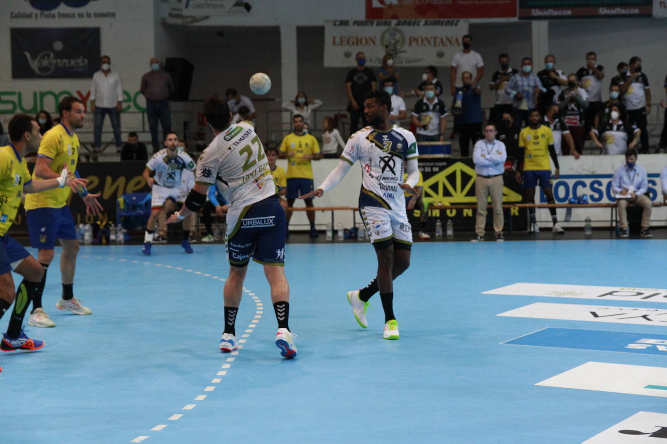 El Ángel Ximénez Puente Genil - Bidasoa de balonmano, en imágenes