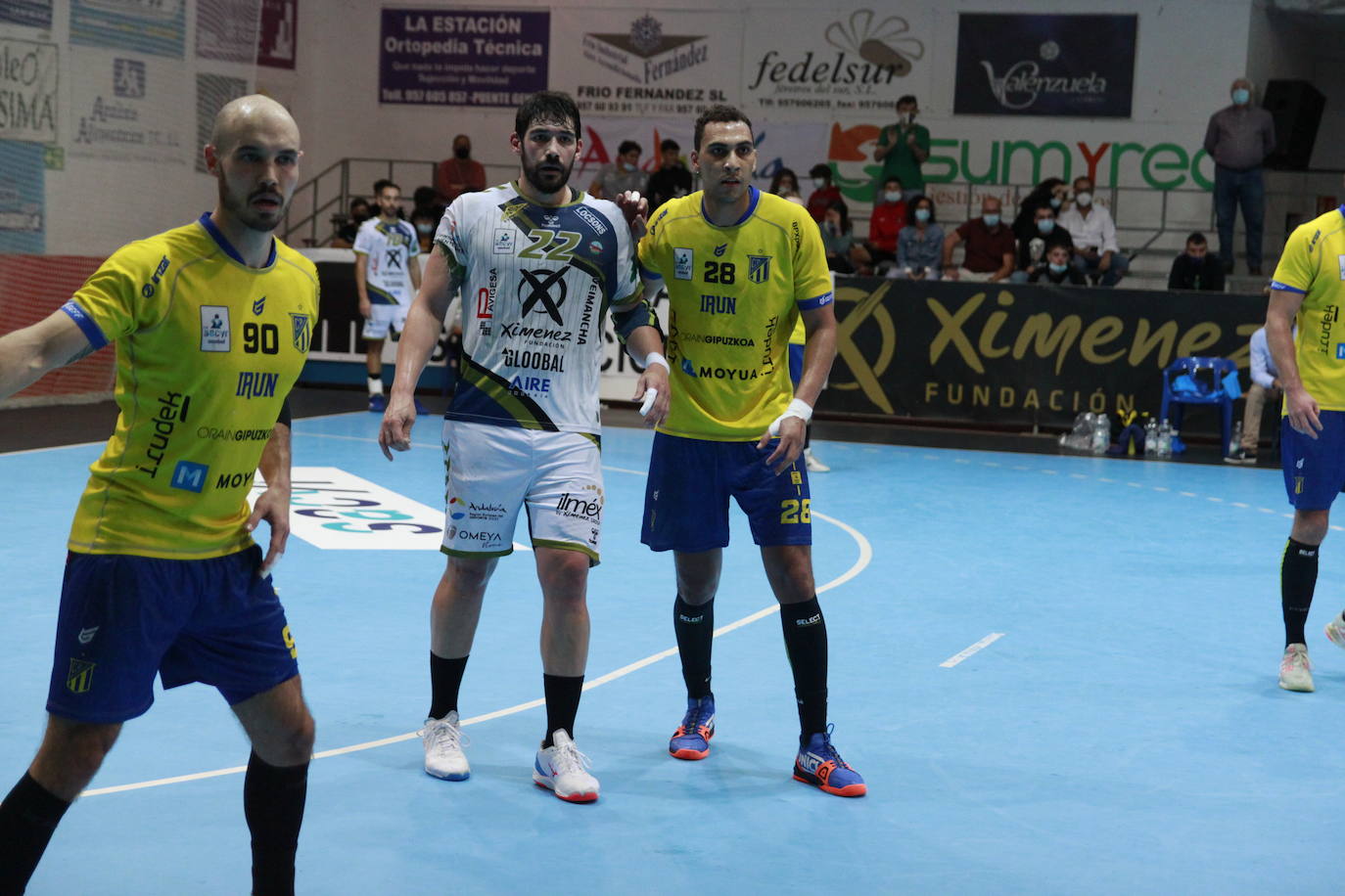 El Ángel Ximénez Puente Genil - Bidasoa de balonmano, en imágenes