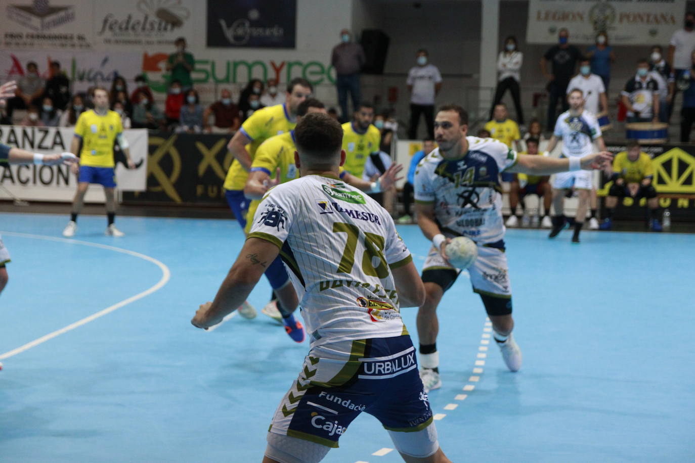 El Ángel Ximénez Puente Genil - Bidasoa de balonmano, en imágenes