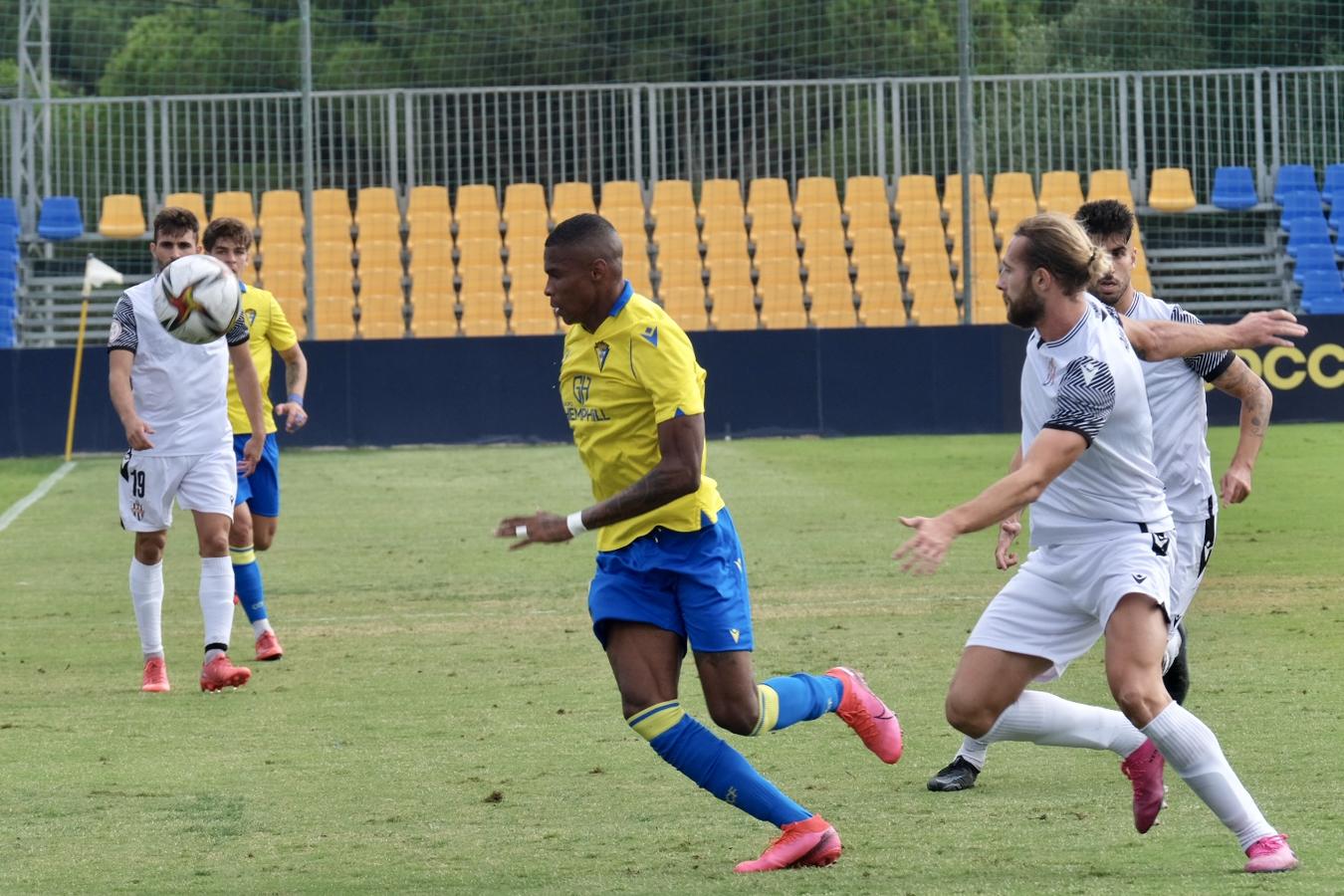 FOTOS: Las imágenes del Cádiz B - Vélez