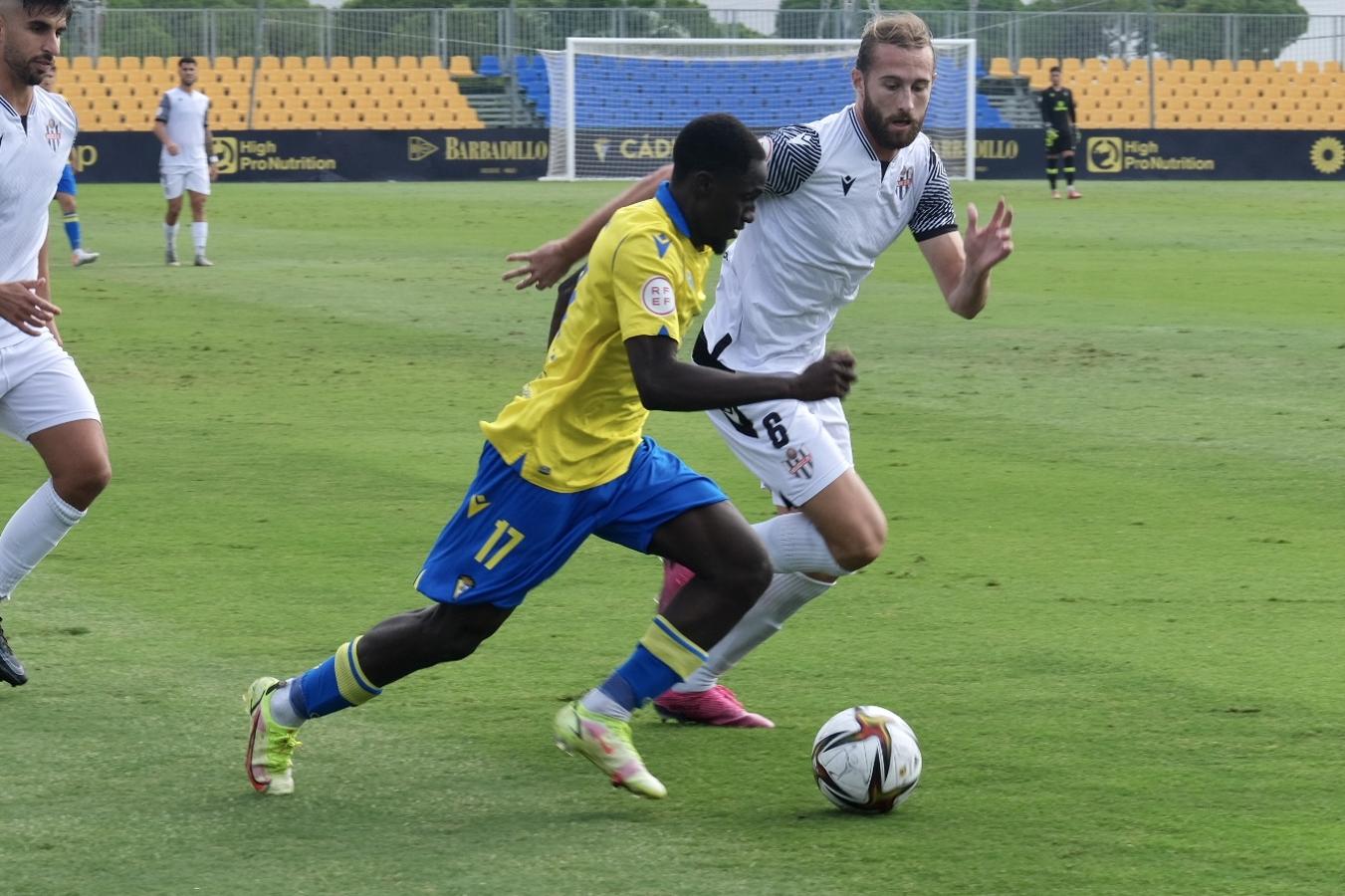 FOTOS: Las imágenes del Cádiz B - Vélez