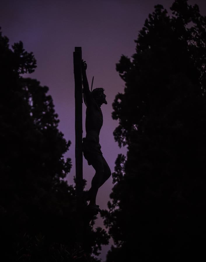 Un paseo, a oscuras, por el cementerio de San Fernando