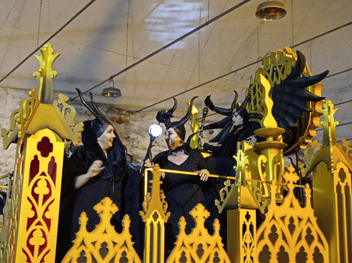 FOTOS: El Puerto llena sus calles para vivir el terror de Halloween