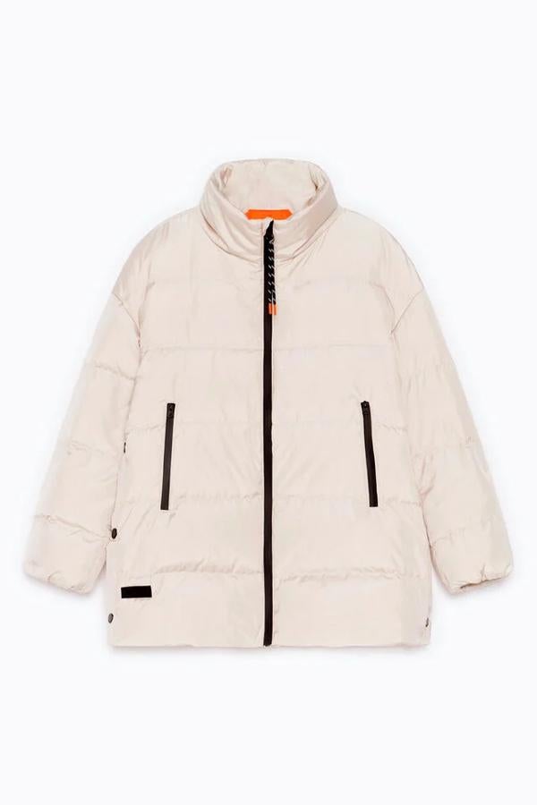 Plumífero beige con cremallera contraste de Bimba &amp; Lola (295€)