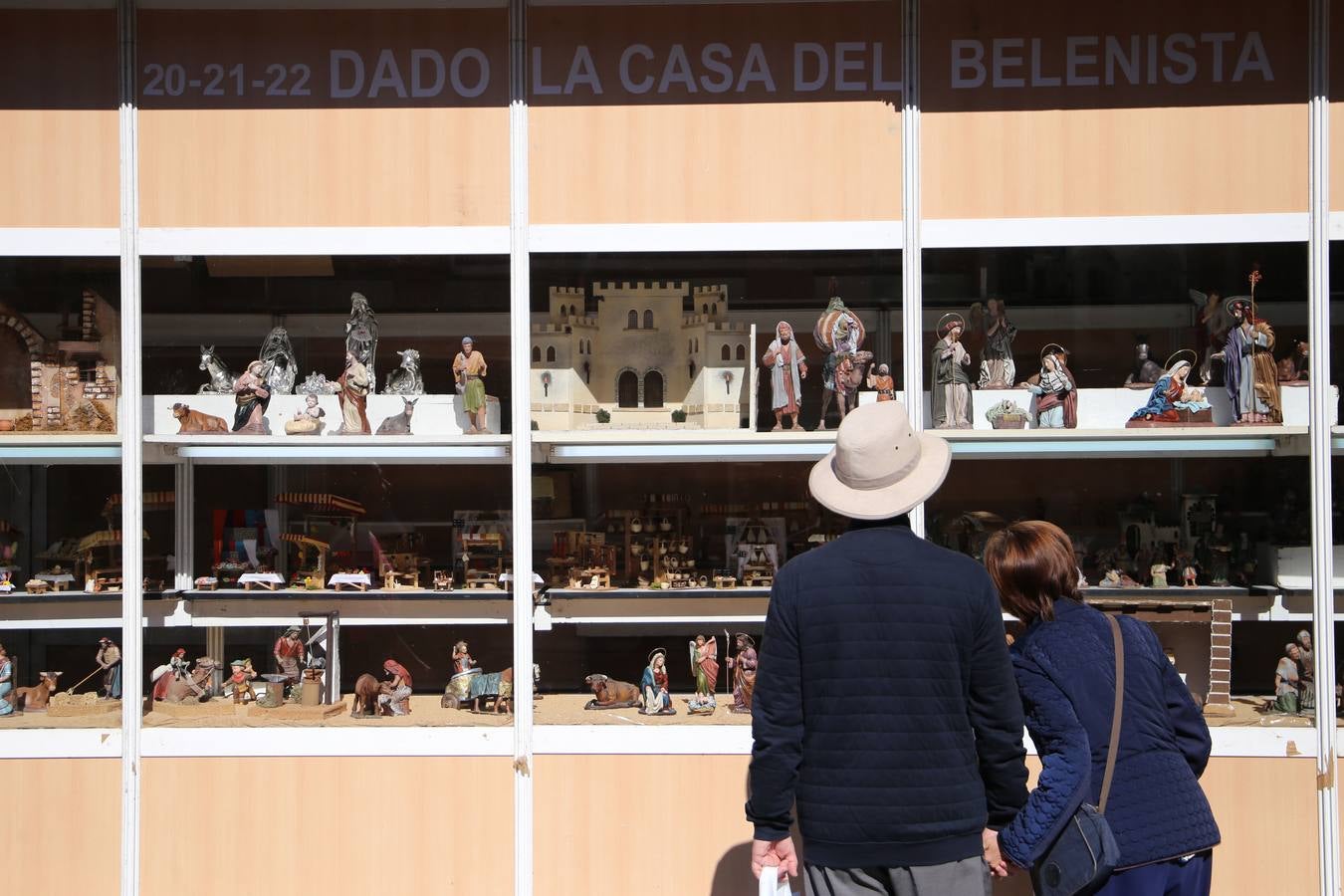 Arranca la Feria del Belén junto al Archivo de Indias