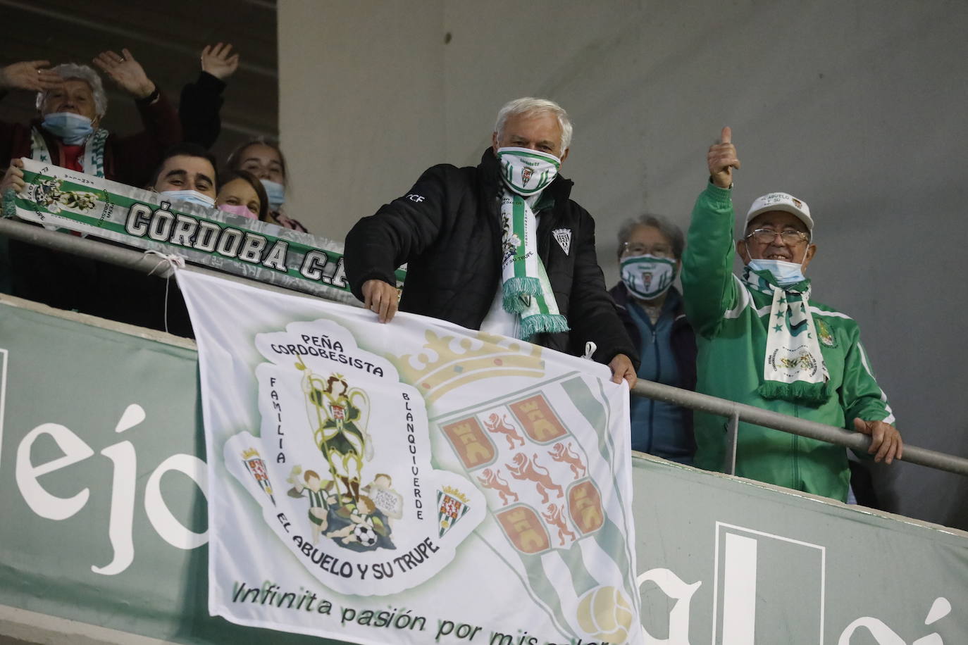 Córdoba-Montijo: el ambiente en las gradas de El Arcángel, en imágenes