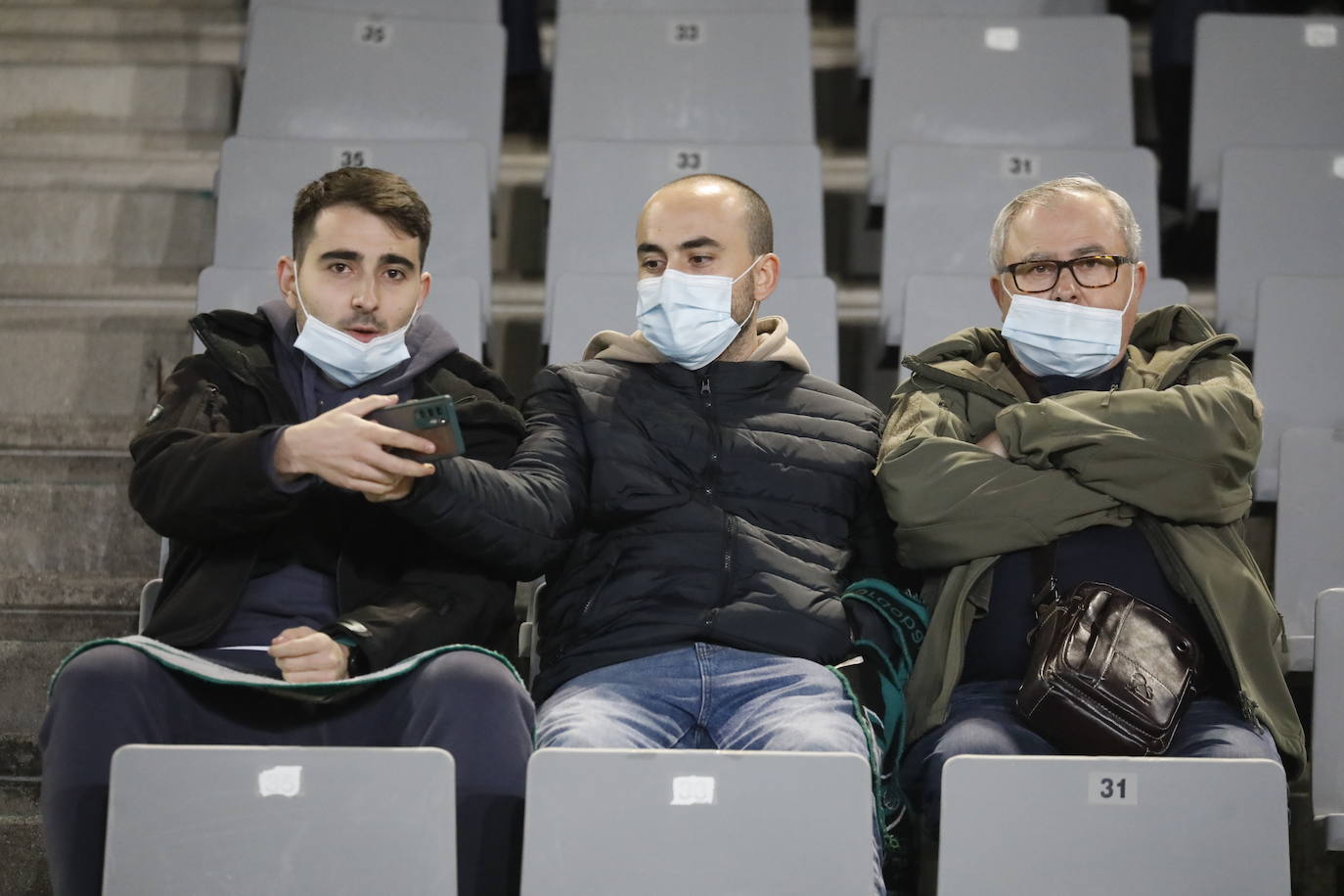 Córdoba-Montijo: el ambiente en las gradas de El Arcángel, en imágenes