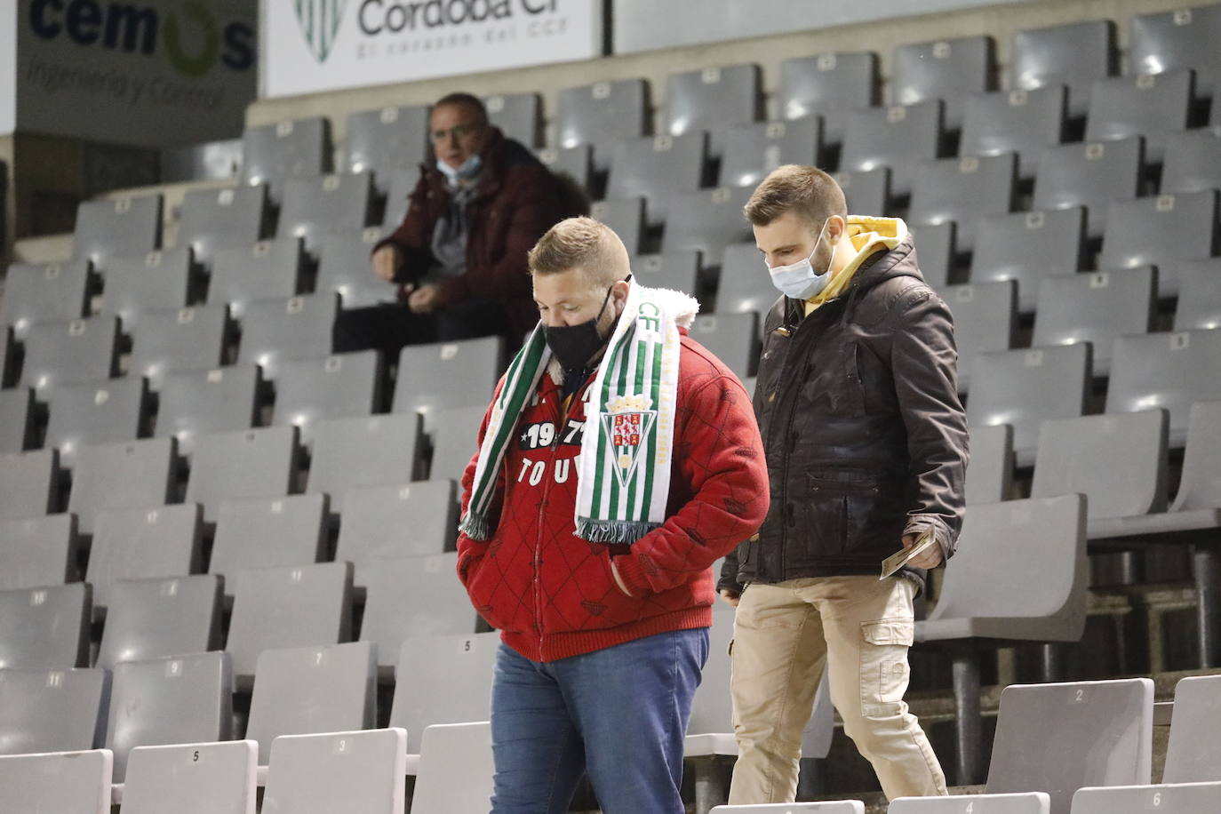 Córdoba-Montijo: el ambiente en las gradas de El Arcángel, en imágenes