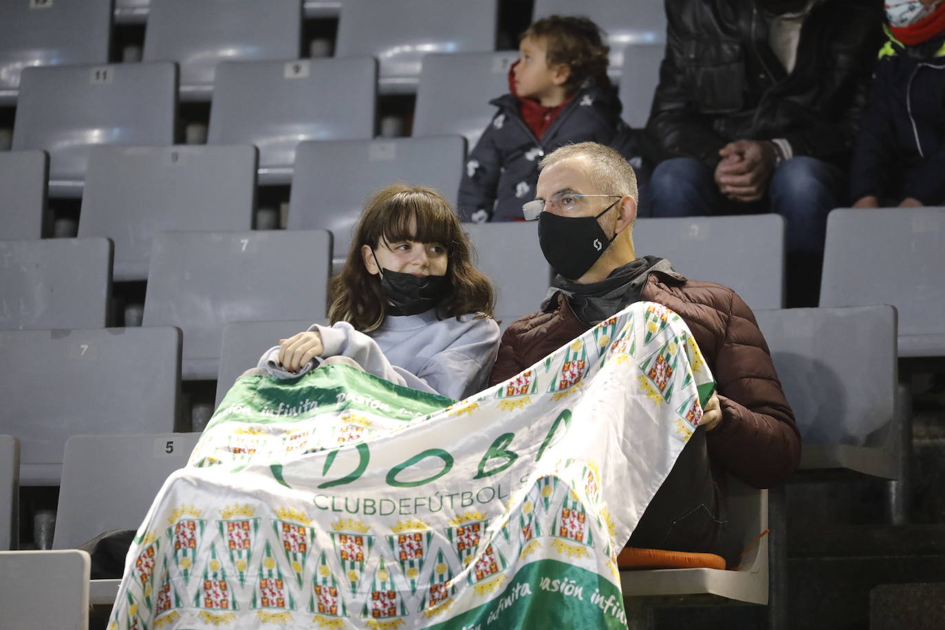 Córdoba-Montijo: el ambiente en las gradas de El Arcángel, en imágenes