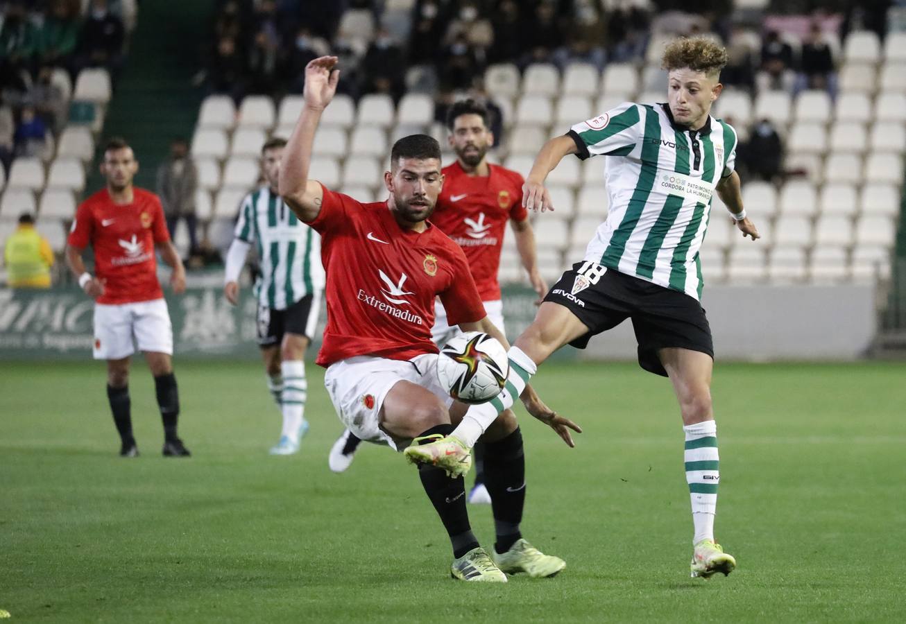 Las mejores imágenes de la victoria del Córdoba CF ante la UD Montijo (3-1)