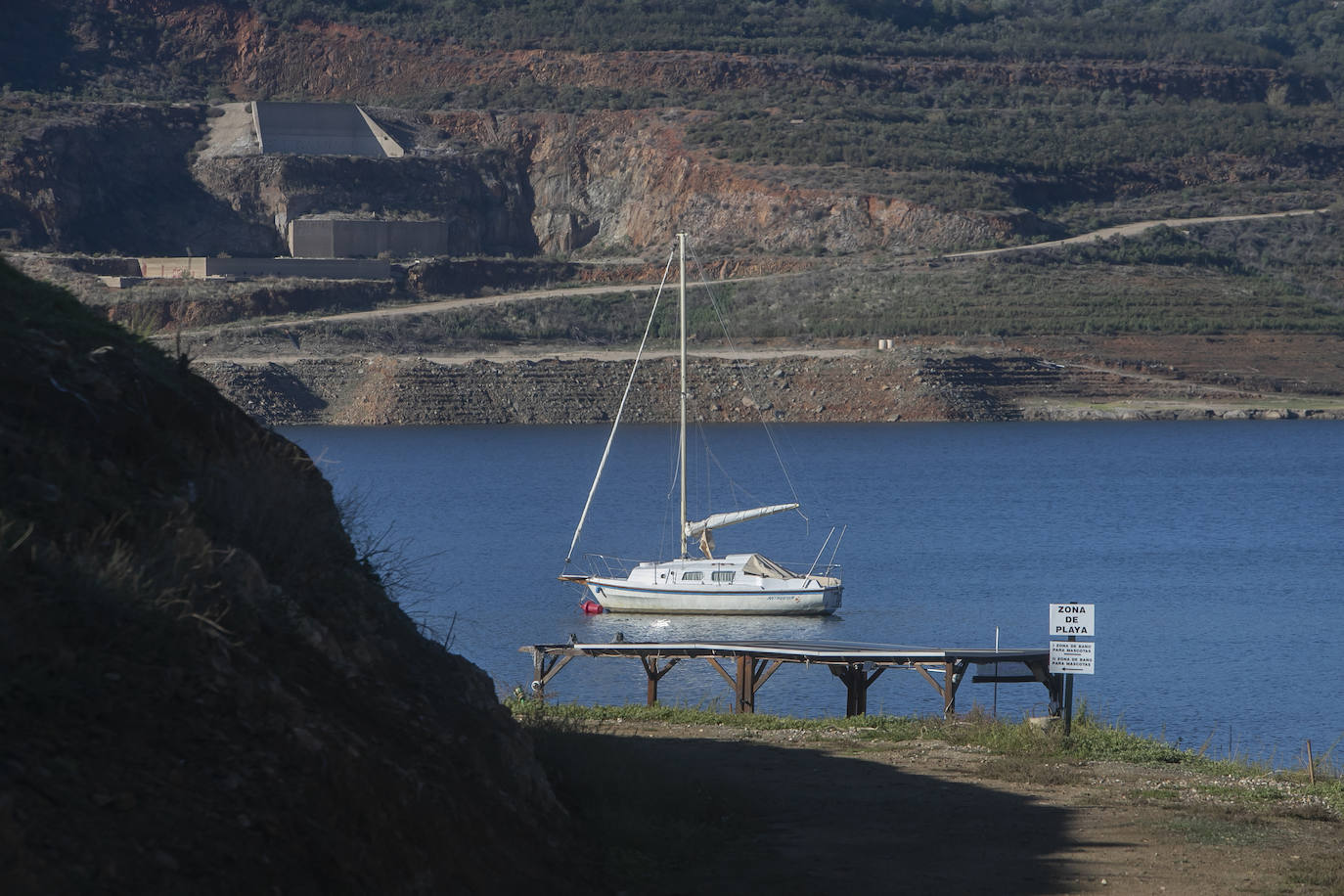 La sequía en el pantano de La Breña de Córdoba, en imágenes