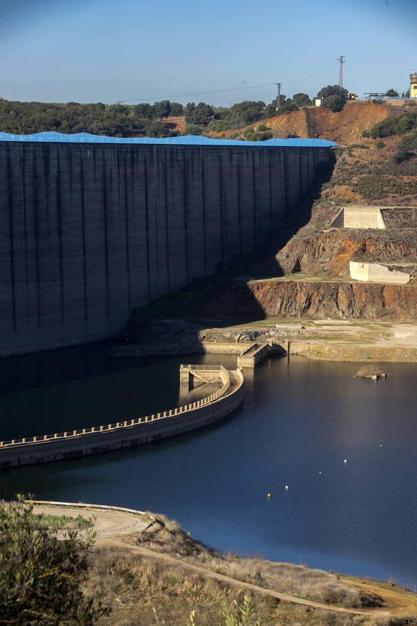 La sequía en el pantano de La Breña de Córdoba, en imágenes