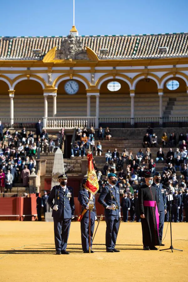Jura de bandera en la plaza de toros de la Maestranza de Sevilla