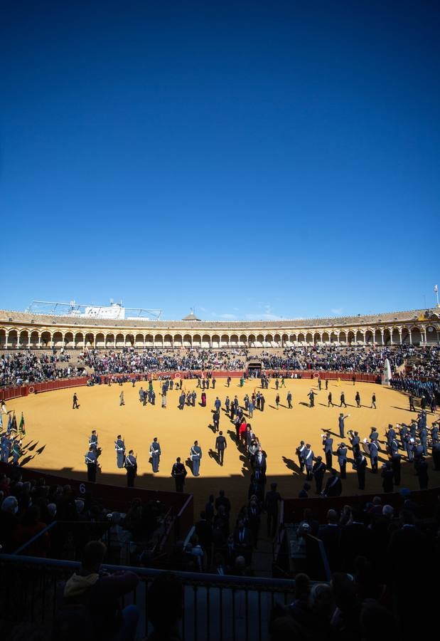 Jura de bandera en la plaza de toros de la Maestranza de Sevilla