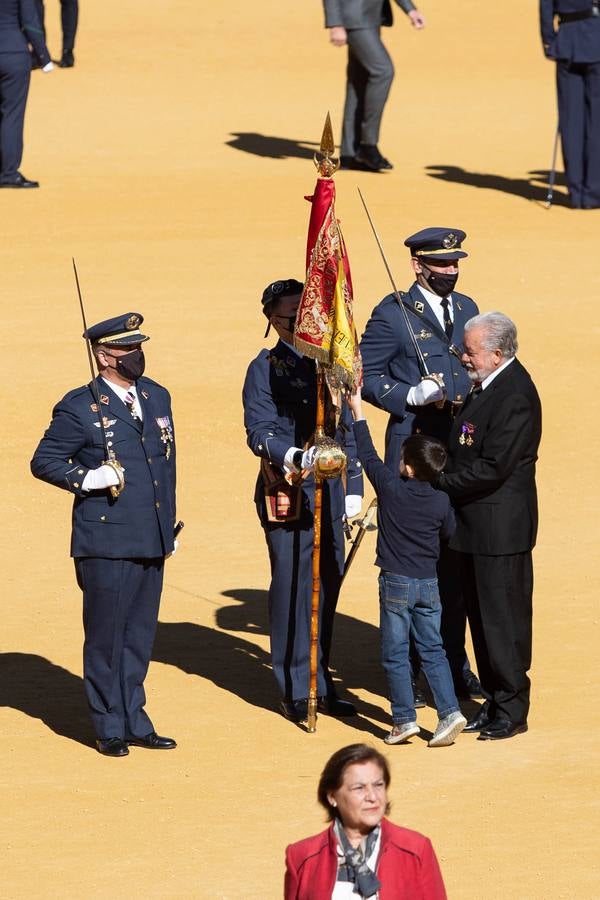 Jura de bandera en la plaza de toros de la Maestranza de Sevilla