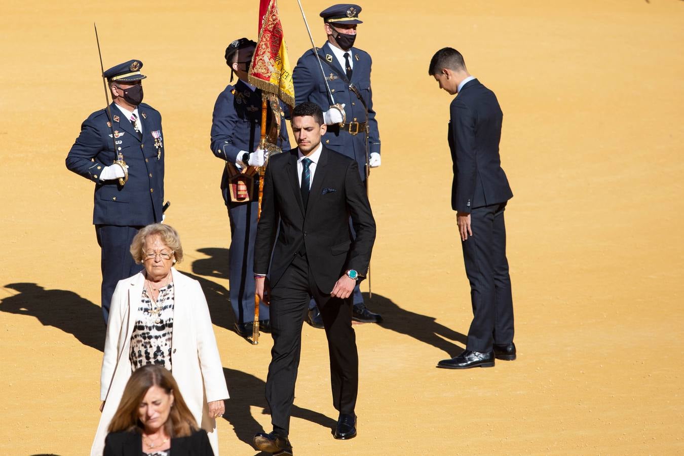 Jura de bandera en la plaza de toros de la Maestranza de Sevilla