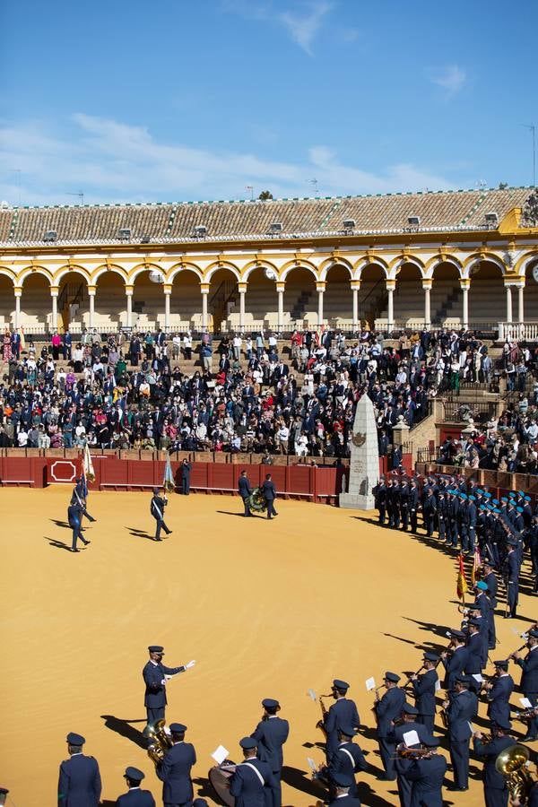 Jura de bandera en la plaza de toros de la Maestranza de Sevilla