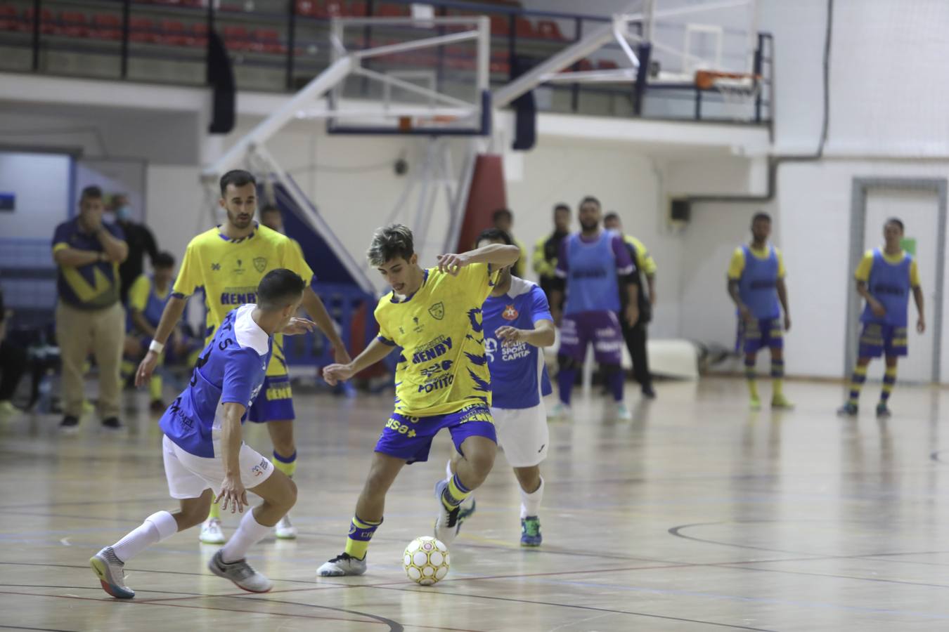 FOTOS: Llega la primera victoria como local del Cádiz CF Virgili