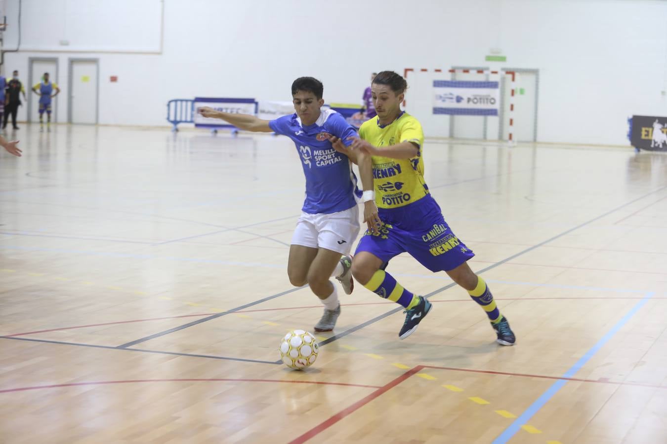 FOTOS: Llega la primera victoria como local del Cádiz CF Virgili