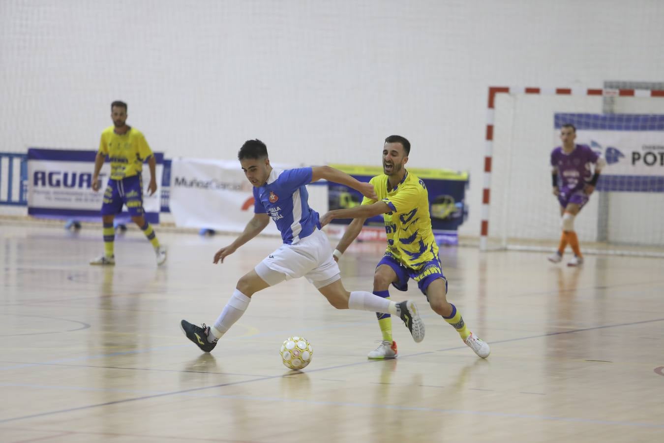 FOTOS: Llega la primera victoria como local del Cádiz CF Virgili