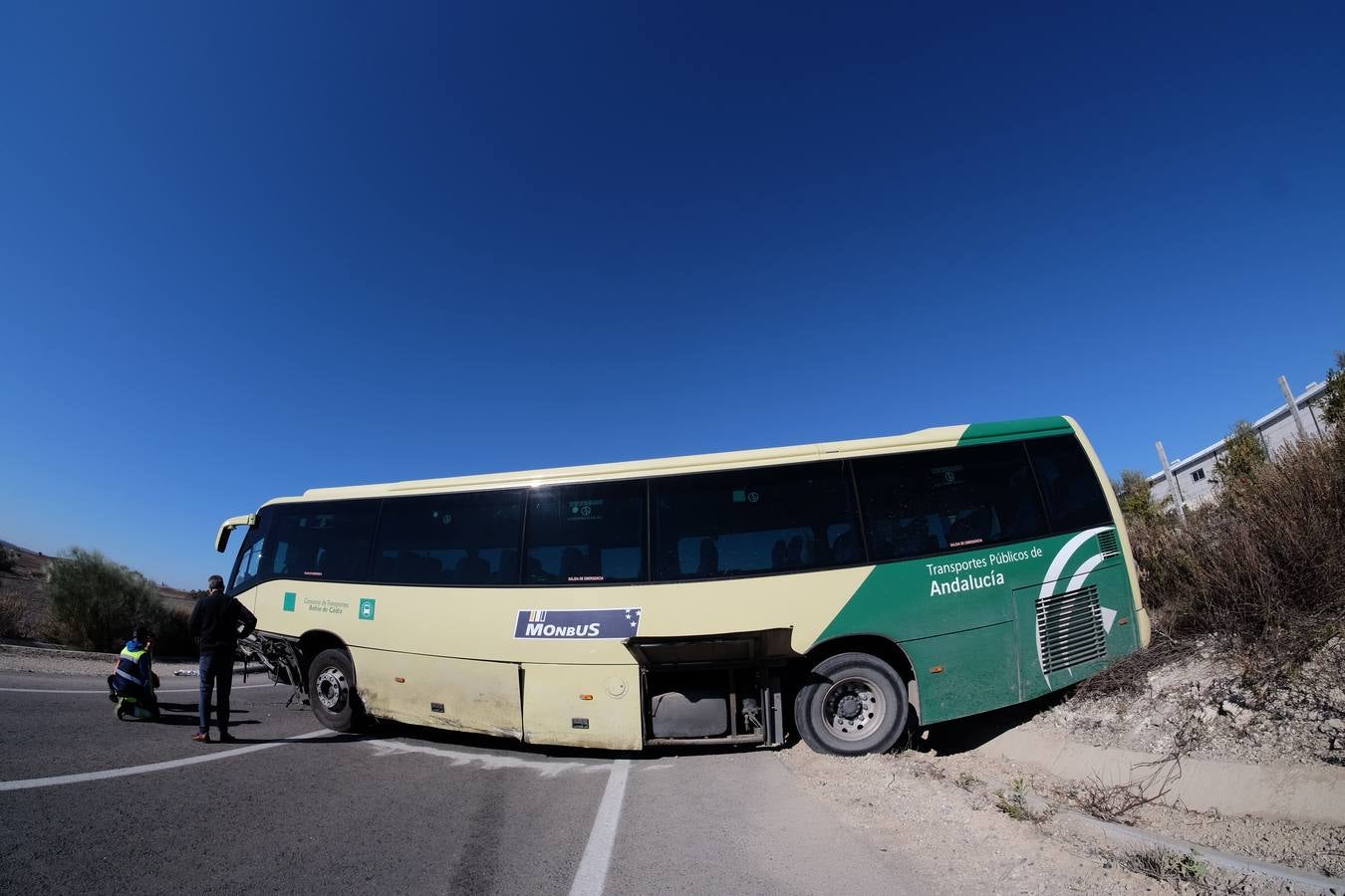 Fotos: Accidente de coche y autobús en La Barca de la Florida