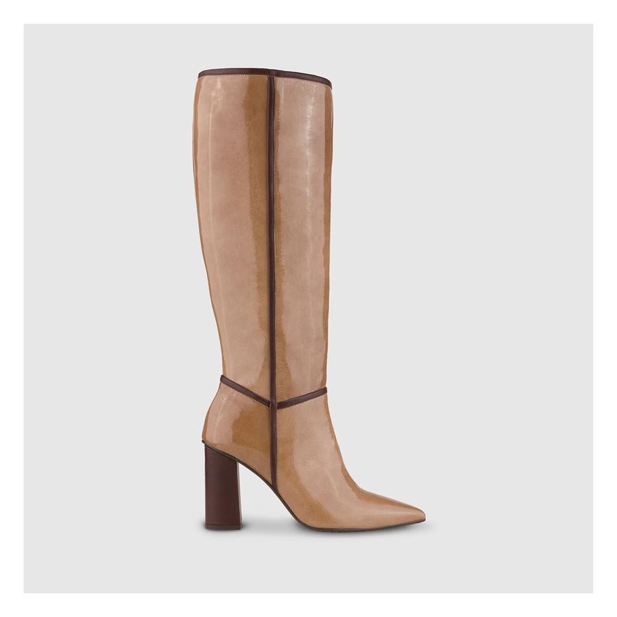 Bota alta con tacón modelo Saeta Castor de Lodi. Precio: 235 euros.