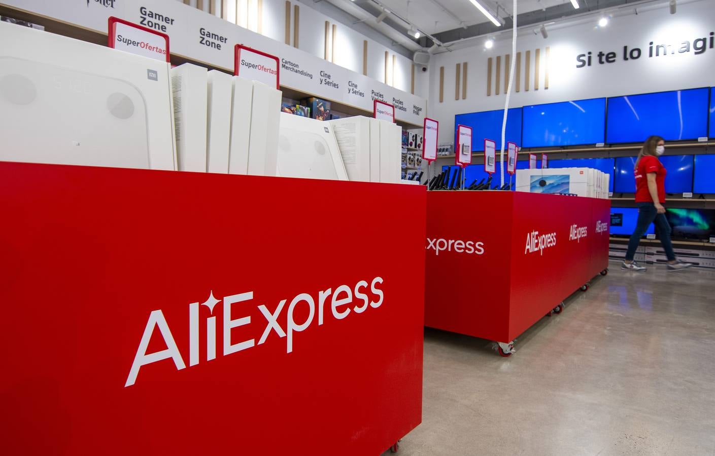 En imágenes, AliExpress inaugura su primera tienda en Sevilla