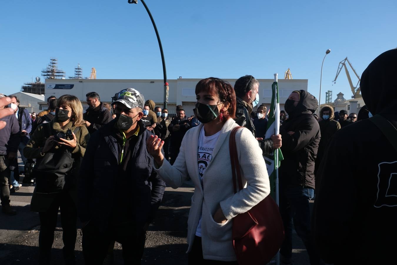 FOTOS: Los trabajadores del Metal cortan las tres principales vías de Cádiz y generan un caos de tráfico