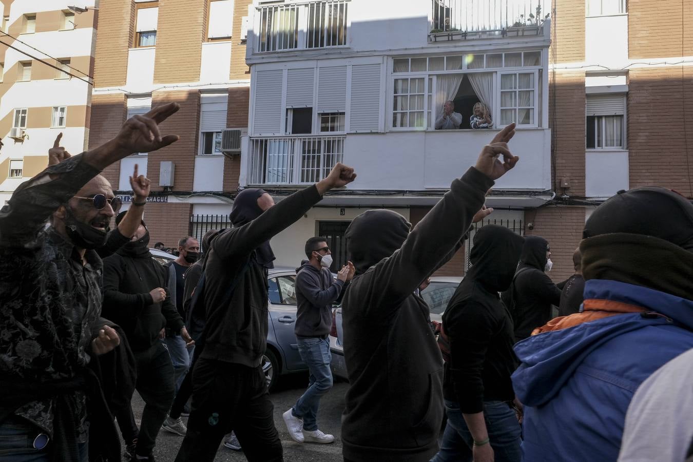 FOTOS: Los trabajadores del Metal cortan las tres principales vías de Cádiz y generan un caos de tráfico