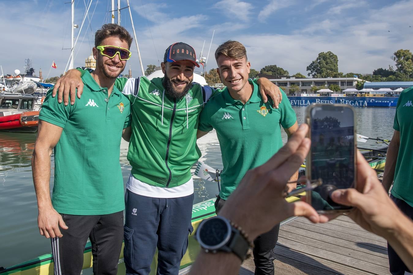 Fekir, uno más en el bautizo de remo del Betis