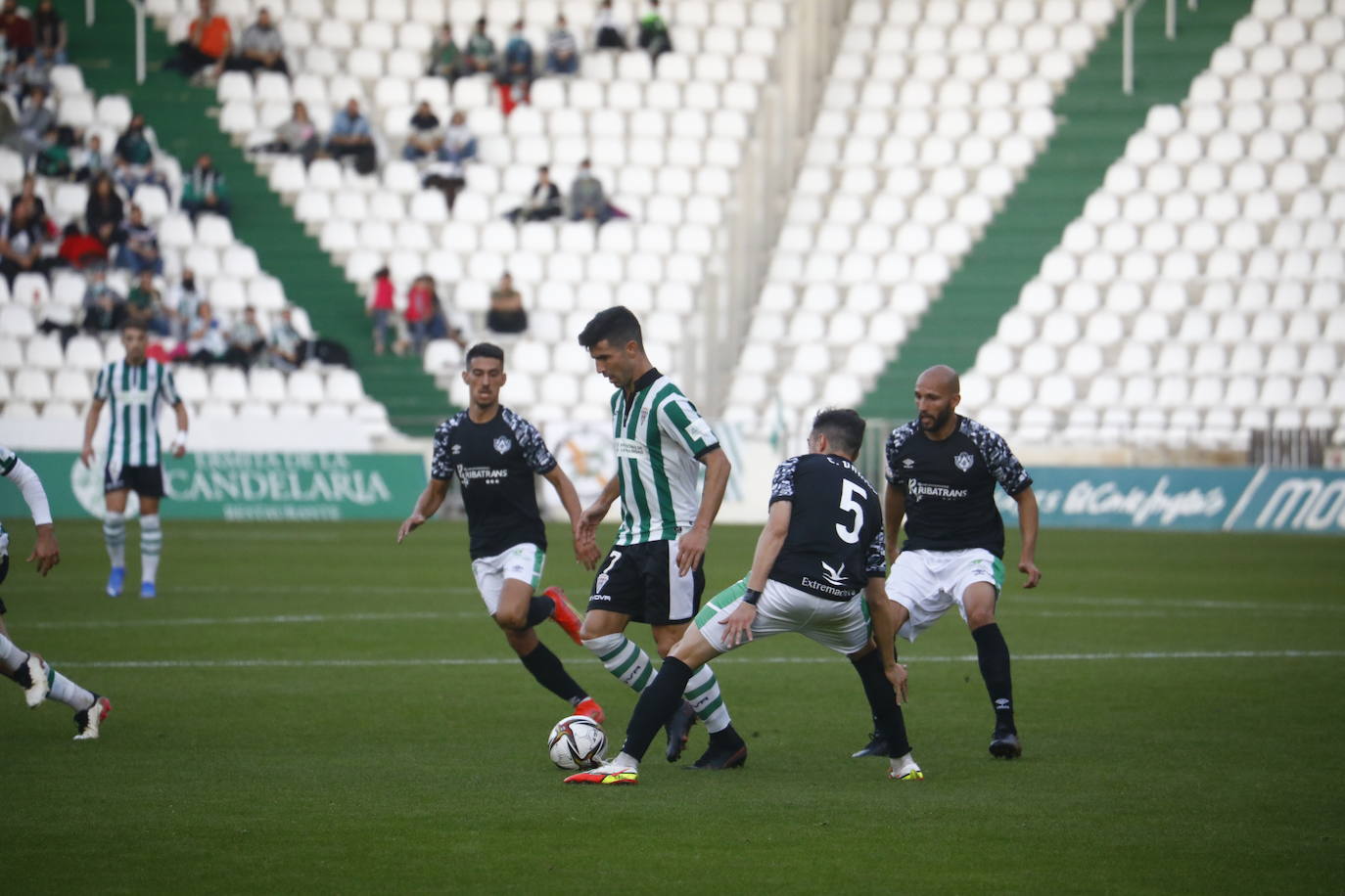 Las mejores imágenes del partido del Córdoba CF frente al Cacereño