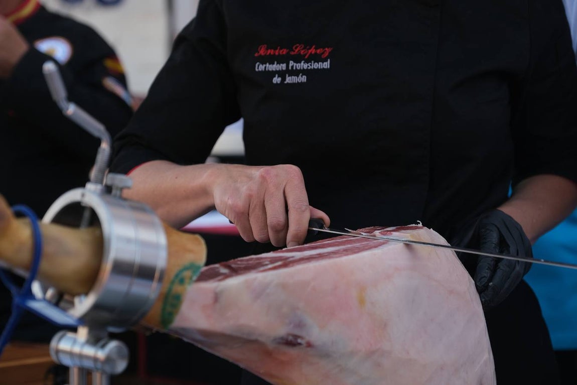 150 cortadores de jamón altruistas para que ningún niño se quede sin juguete en San Fernando