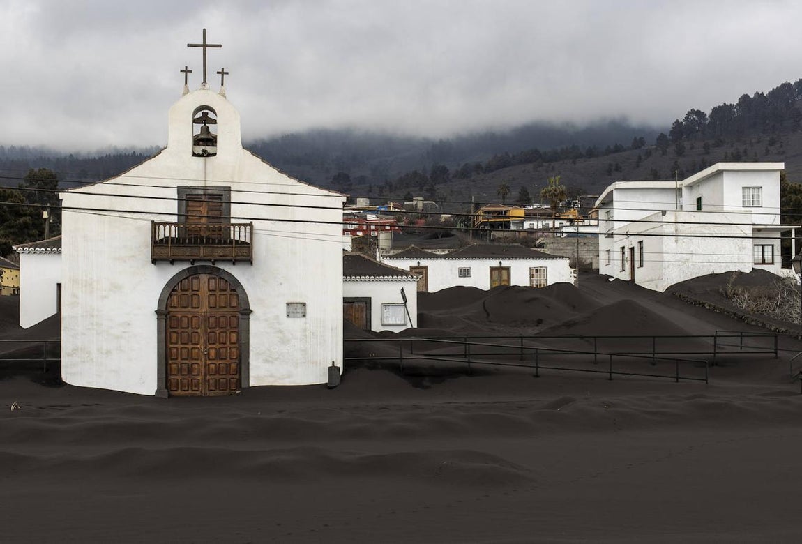 Las calles ya no existen, pasar de un barrio a otro, por ejemplo de Las Manchas de Arriba a las Manchas de Abajo, si antes se hacía en coche, ahora se hace a pieI. 