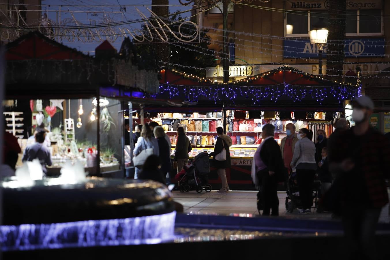 El arranque del mercado navideño de Córdoba en Las Tendillas, en imágenes