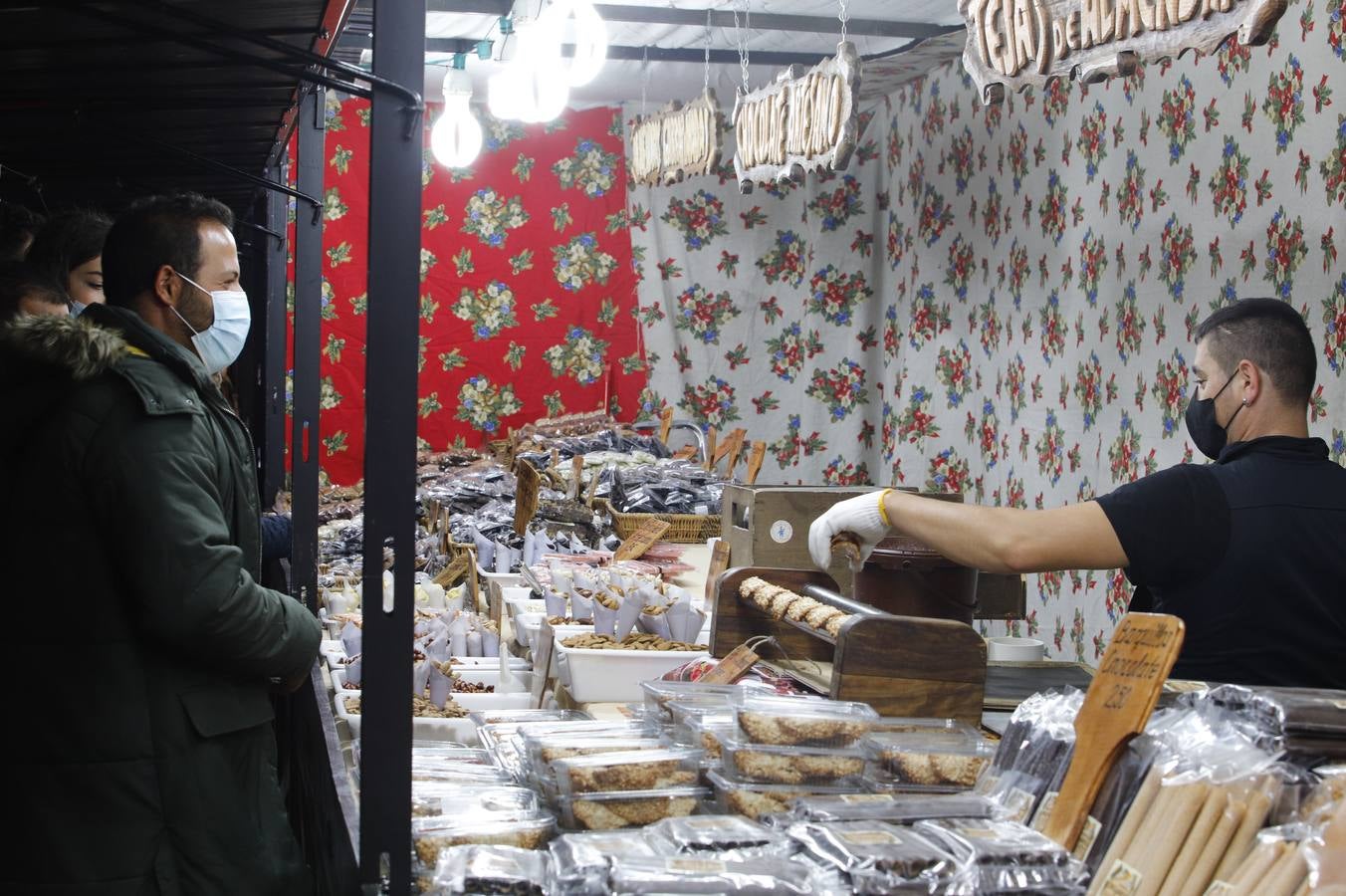 El arranque del mercado navideño de Córdoba en Las Tendillas, en imágenes