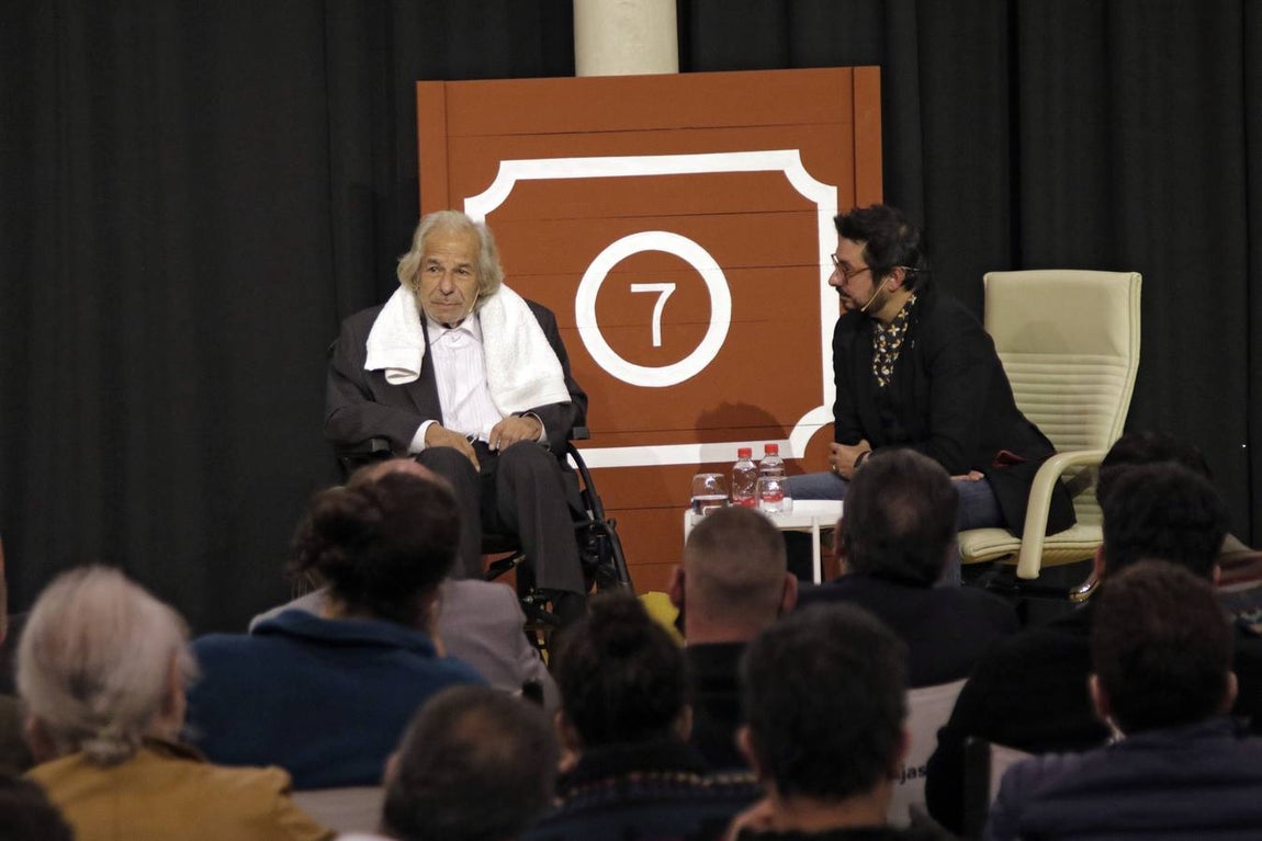 En imágenes, &#039;Toros sí, toros no: ¿cultura, tradición o barbarie?&#039; en el ciclo &#039;Letras de Sevilla&#039;