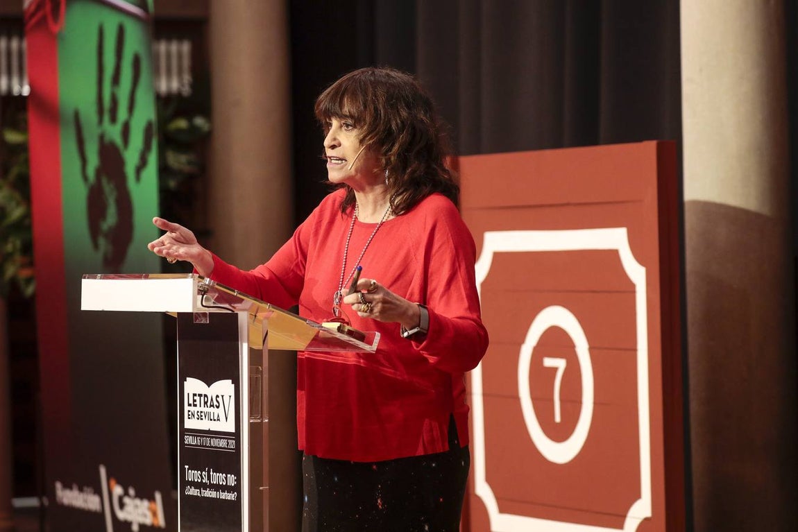 En imágenes, &#039;Toros sí, toros no: ¿cultura, tradición o barbarie?&#039; en el ciclo &#039;Letras de Sevilla&#039;