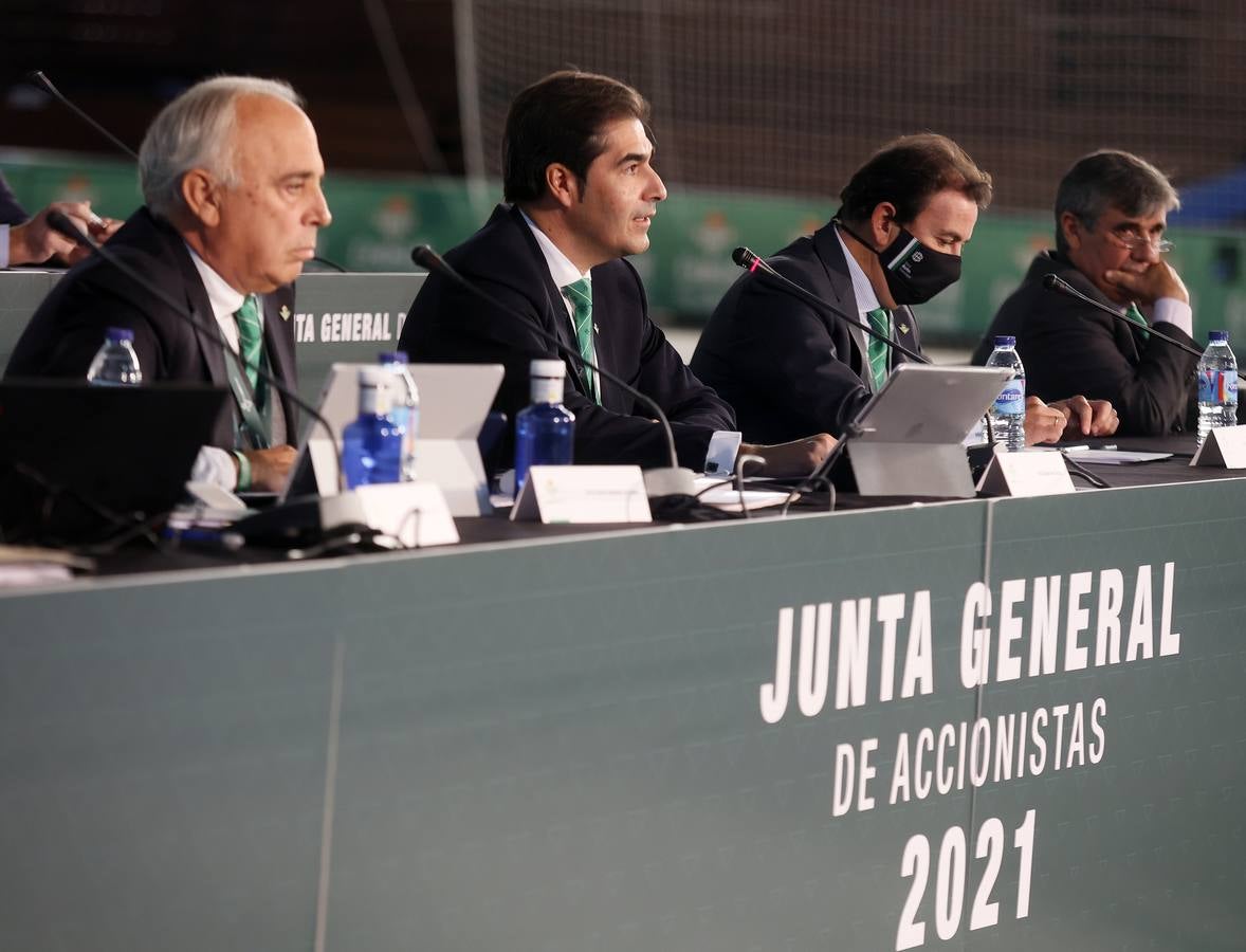 En imágenes, la junta general de accionistas del Real Betis Balompié